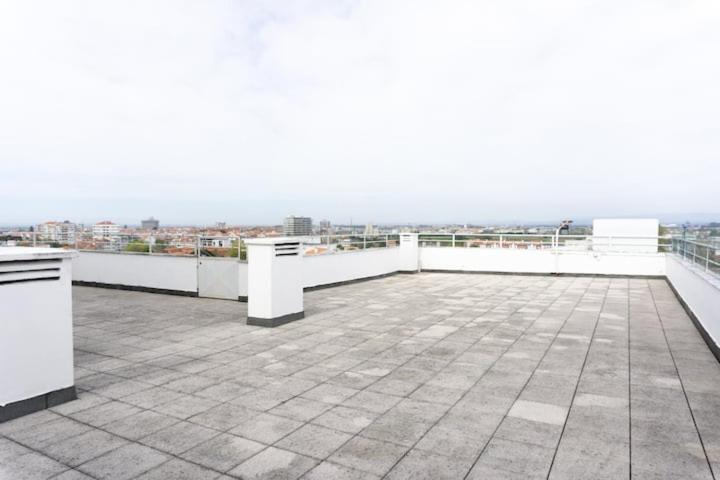 Апартаменти 8Rooftop - T2 Com Terraco E Vista Para As Salinas! Авейру Екстер'єр фото